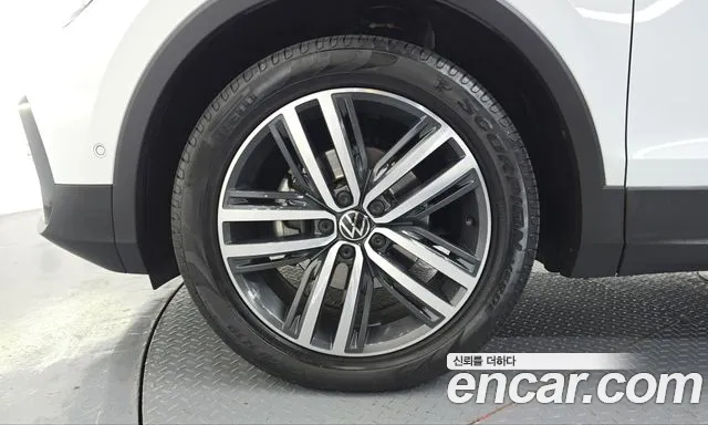 Volkswagen Tiguan 2021 thumb 5