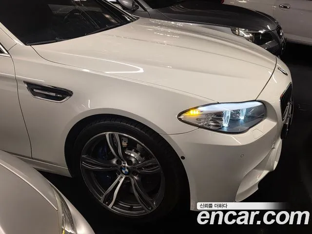 BMW M5 2013 thumb 3