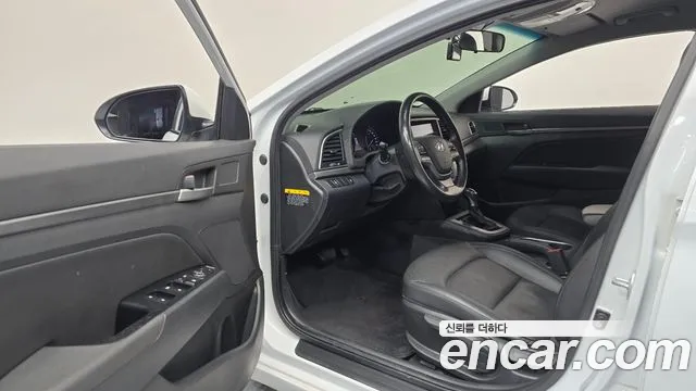 Hyundai Avante 2016 thumb 10