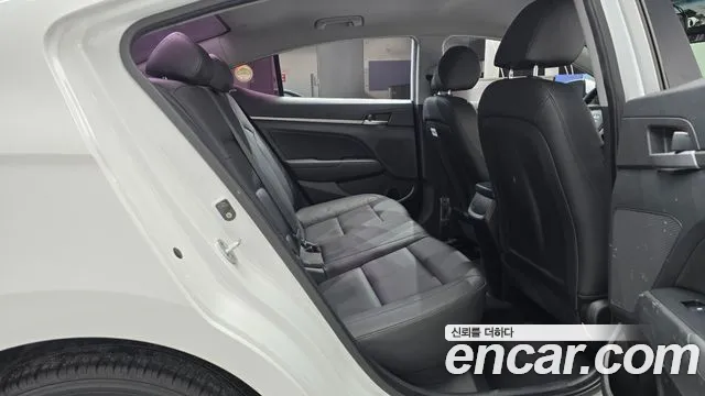 Hyundai Avante 2016 thumb 11