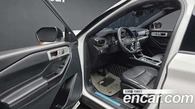 Ford Explorer 2020 thumb 10