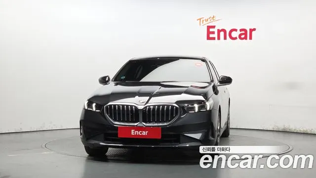 BMW 5-Series 2024 thumb 3