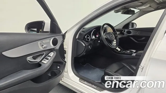 Mercedes-Benz C-Класс 2016 thumb 10