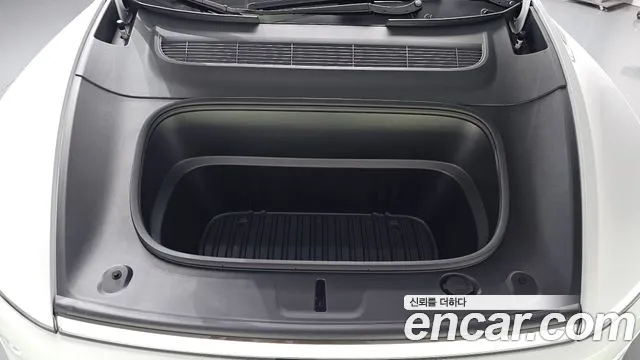 Tesla Model Y 2026 thumb 5