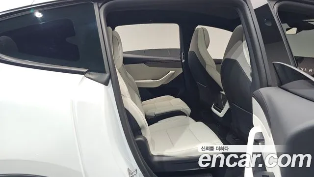 Tesla Model Y 2026 thumb 10