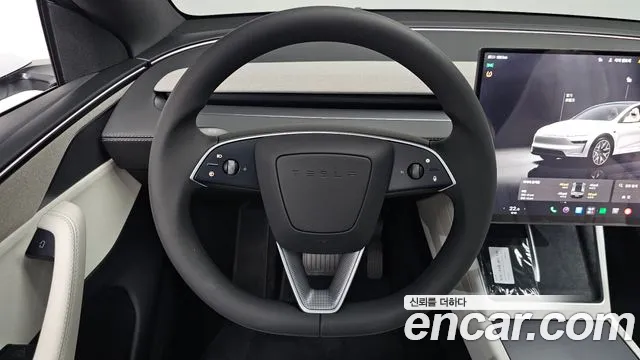 Tesla Model Y 2026 thumb 12