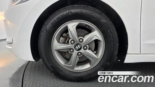 Hyundai Avante 2016 thumb 5