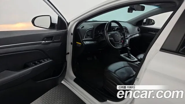 Hyundai Avante 2016 thumb 10