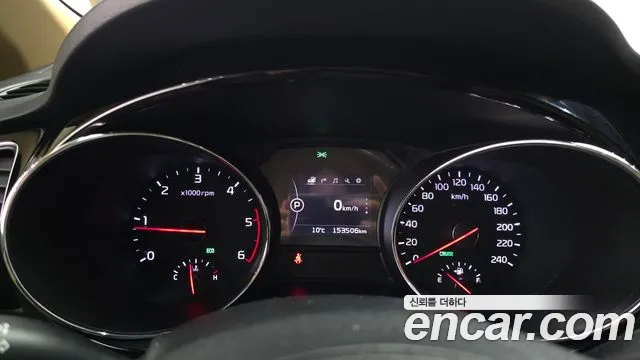 Kia Carnival 2015 thumb 8