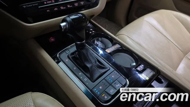 Kia Carnival 2015 thumb 9