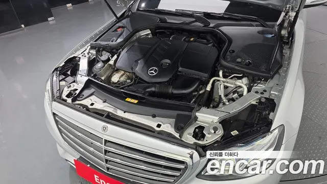 Mercedes-Benz E-Класс 2017 thumb 6