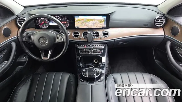 Mercedes-Benz E-Класс 2017 thumb 7