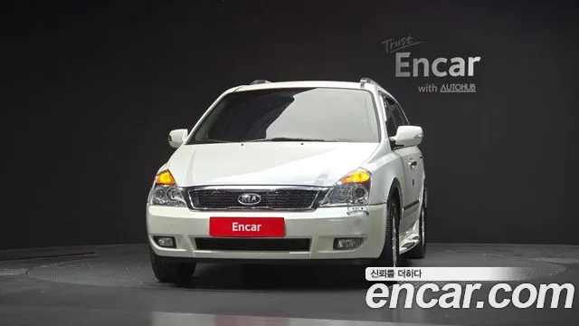 Kia Carnival 2010 thumb 3