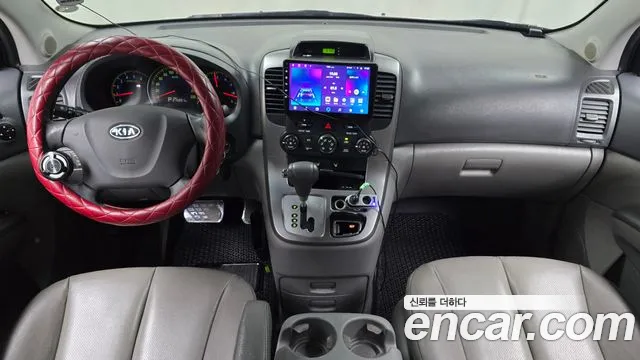 Kia Carnival 2010 thumb 7
