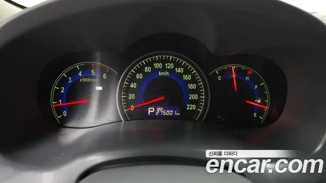 Kia Carnival 2010 thumb 8