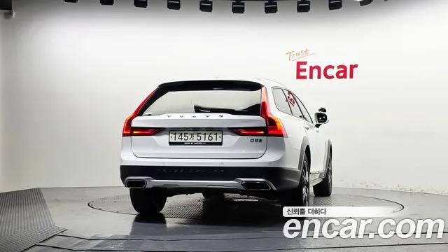 Volvo V90 2017 thumb 4