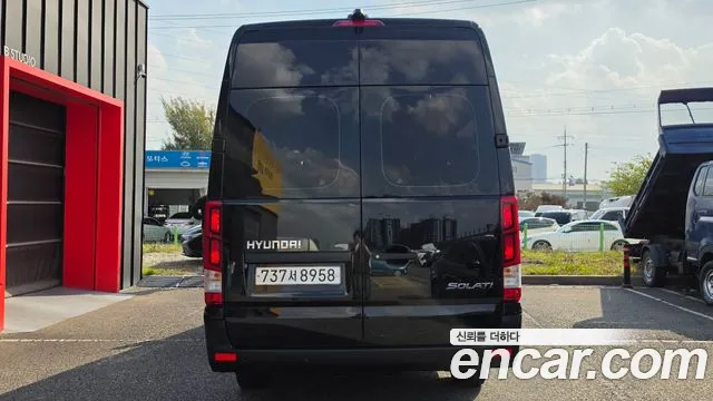 Hyundai Staria 2022 thumb 4