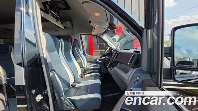 Hyundai Staria 2022 thumb 10