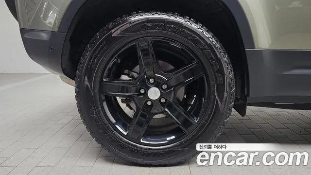 Land Rover Defender 2022 thumb 5