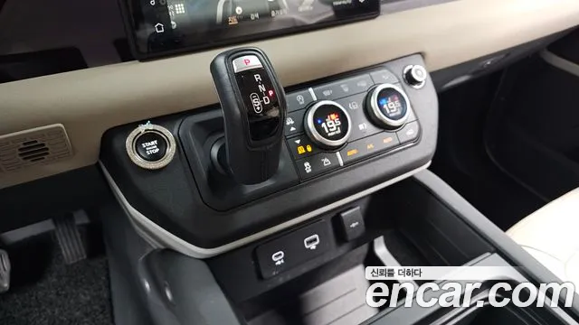 Land Rover Defender 2022 thumb 9