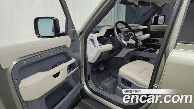 Land Rover Defender 2022 thumb 10