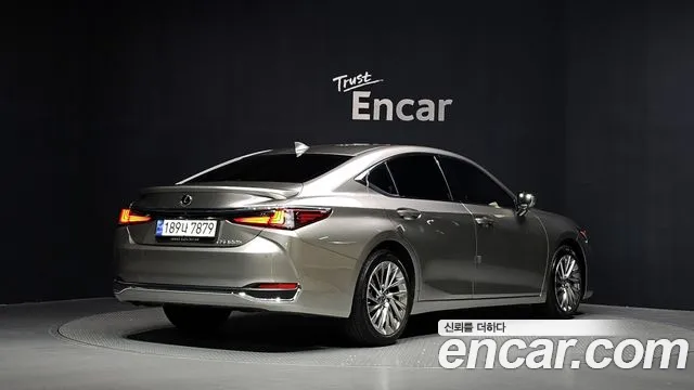 Lexus ES 2024 thumb 2