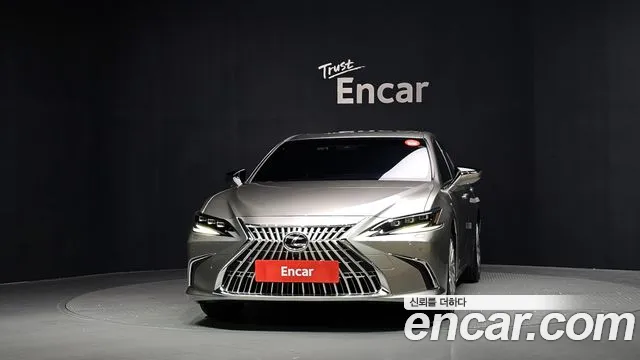 Lexus ES 2024 thumb 3