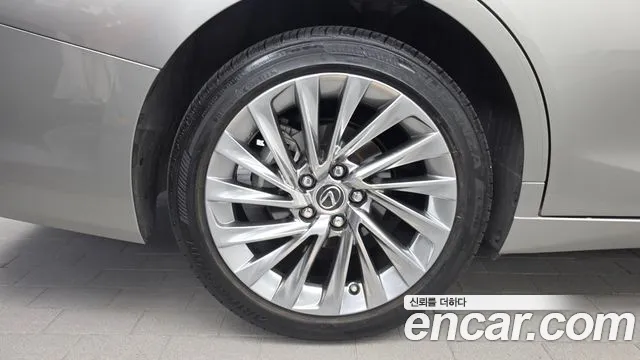 Lexus ES 2024 thumb 5