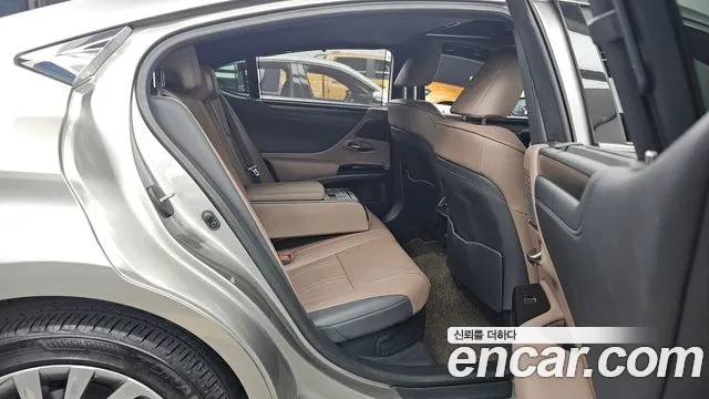 Lexus ES 2024 thumb 12