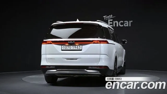 Kia Carnival 2023 thumb 3