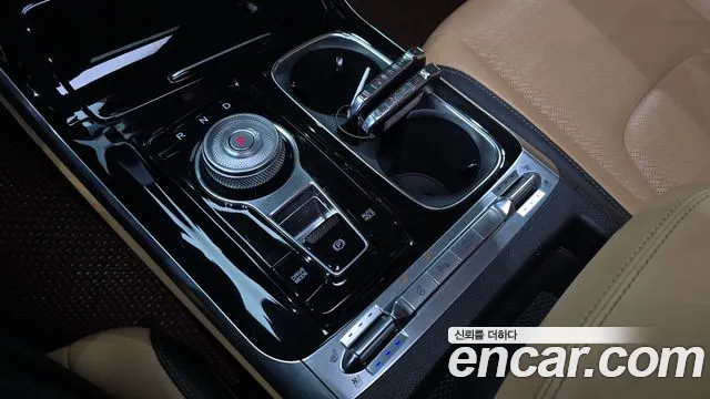 Kia Carnival 2023 thumb 8