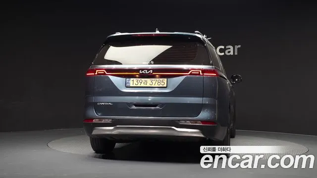 Kia Carnival 2023 thumb 4
