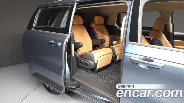 Kia Carnival 2023 thumb 12