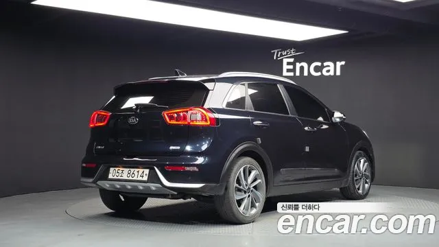 Kia Niro 2017 thumb 2