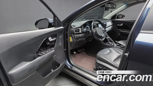 Kia Niro 2017 thumb 10
