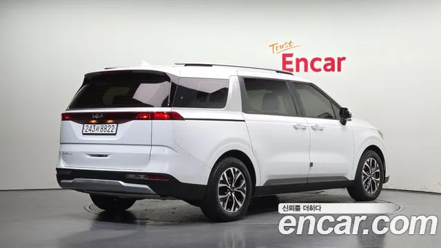 Kia Carnival 2022 thumb 2