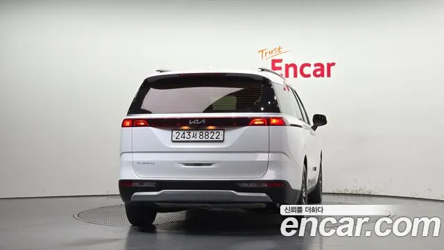 Kia Carnival 2022 thumb 4