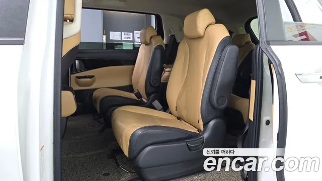 Kia Carnival 2022 thumb 11