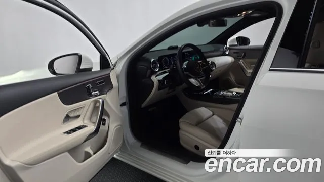 Mercedes-Benz A-Класс 2024 thumb 9