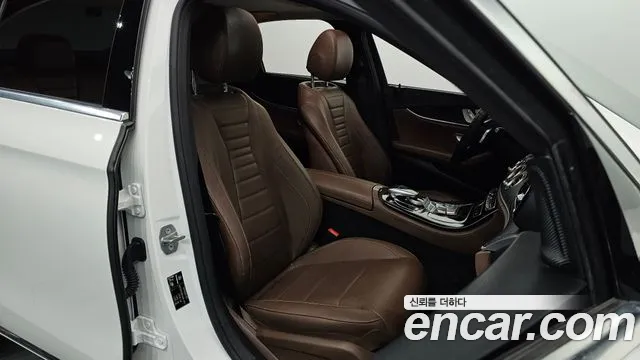 Mercedes-Benz E-Класс 2018 thumb 10