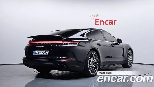 Porsche Panamera 2024 thumb 2