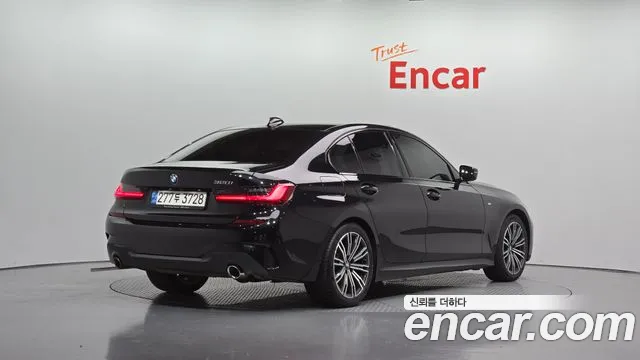 BMW 3-Series 2021 thumb 2