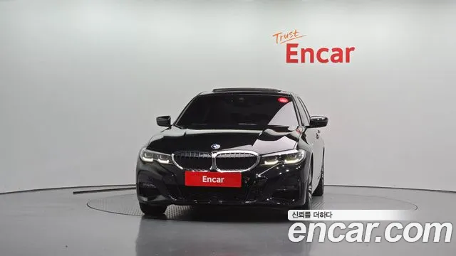 BMW 3-Series 2021 thumb 3