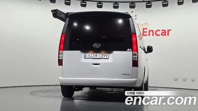 Hyundai Staria 2022 thumb 4