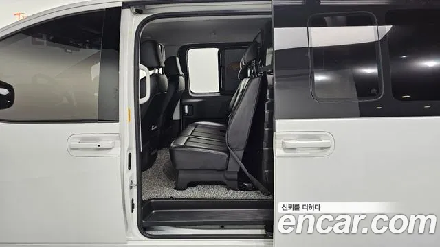 Hyundai Staria 2022 thumb 11