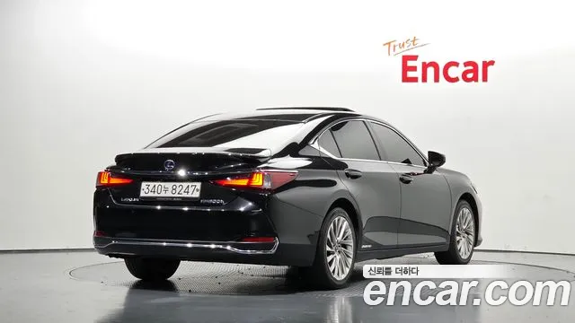 Lexus ES 2020 thumb 2