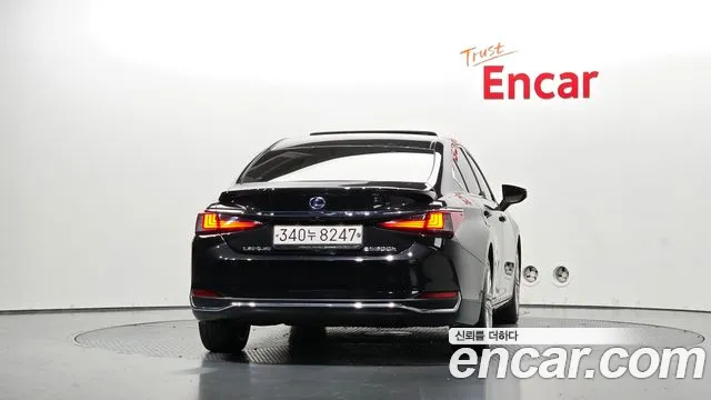 Lexus ES 2020 thumb 4