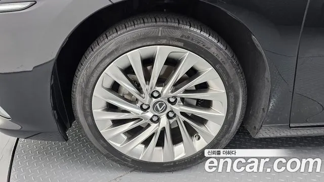 Lexus ES 2020 thumb 5