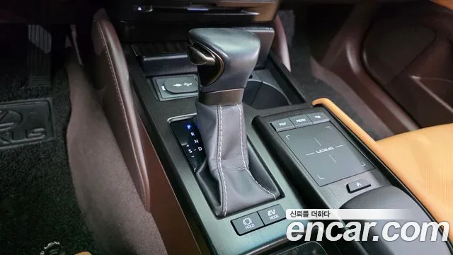 Lexus ES 2020 thumb 9
