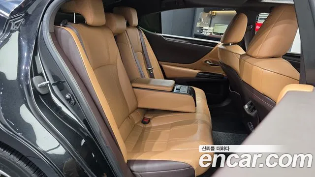 Lexus ES 2020 thumb 12